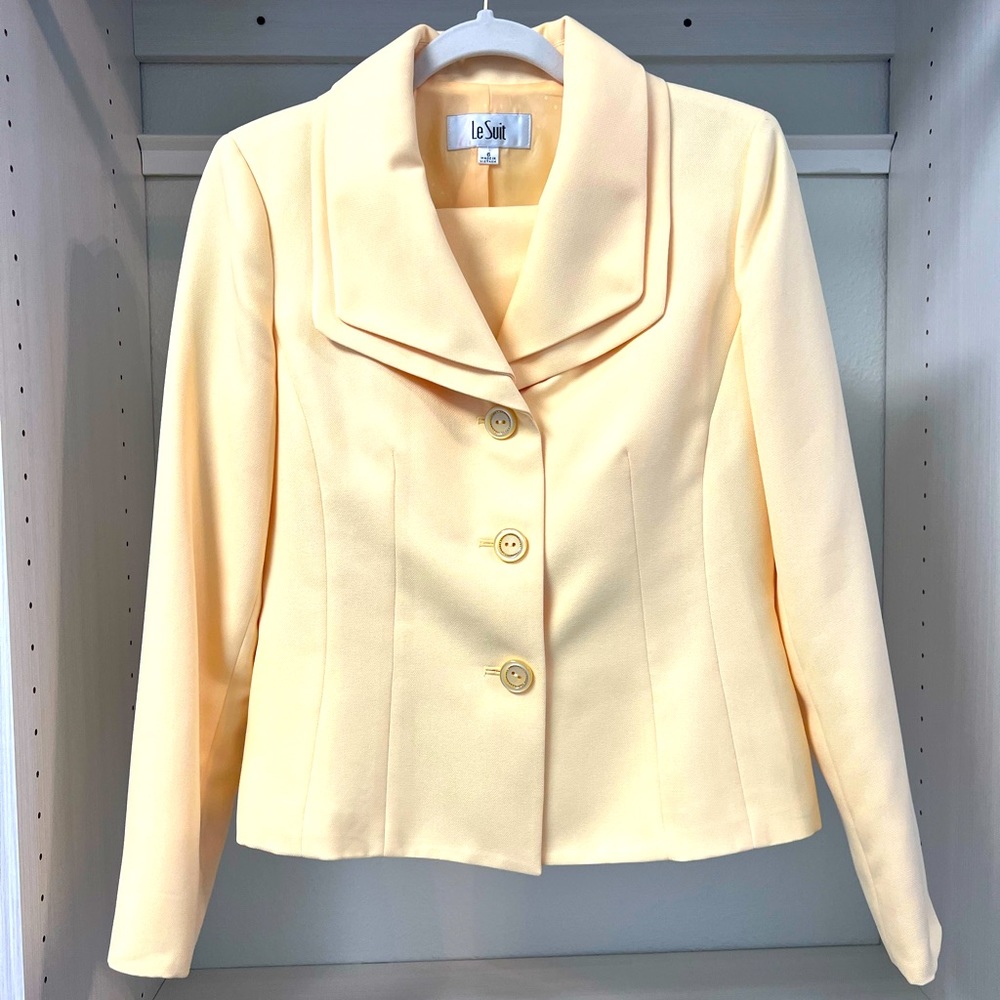 Lemon yellow, barely worn, 2-pc suit